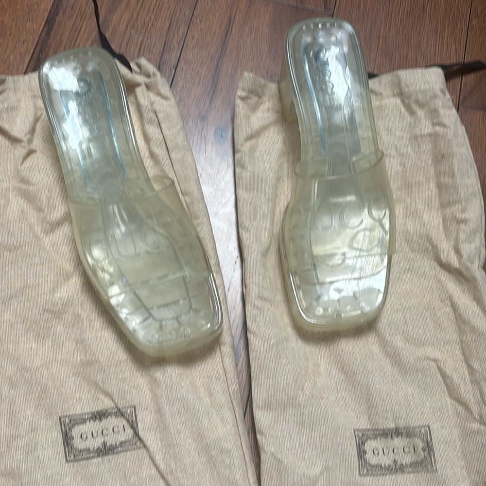 AUTHENTIC GUCCI RUBBER SANDALS